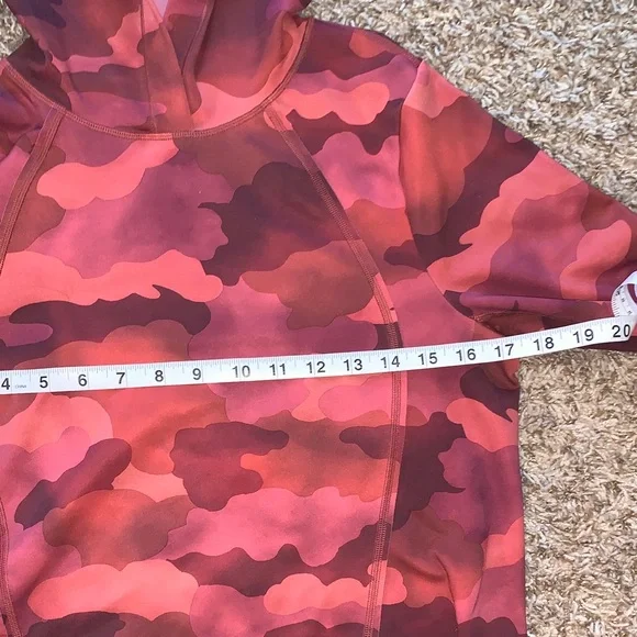 Athleta Women’s Pink and Red Camo Hooded Cropped Pullover Sweatshirt Hoodie XS - Picture 6 of 15